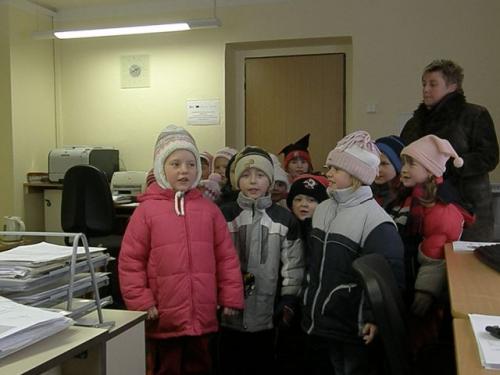 Koledování dětí MŠ na obecním úřadě 16.12.2009